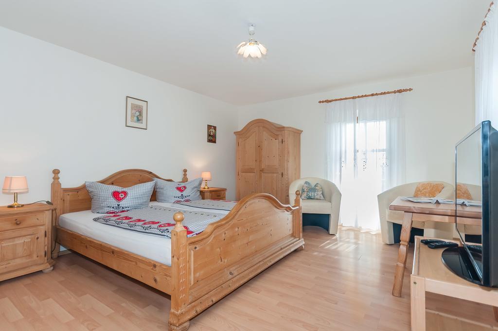 Landhaus Weidenhof Hotell Bad Griesbach  Exteriör bild